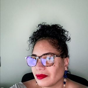 Meet your Posher, Julienne